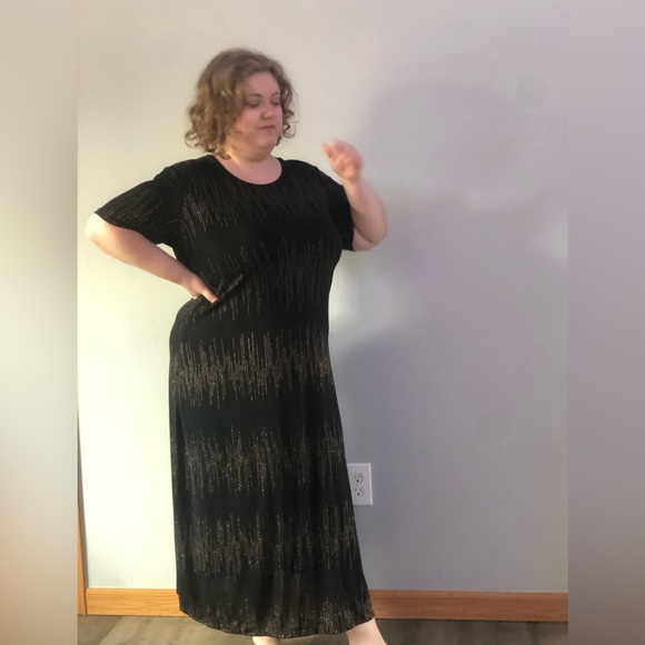 Black & Gold Maxi Dress - Picture 9 of 9